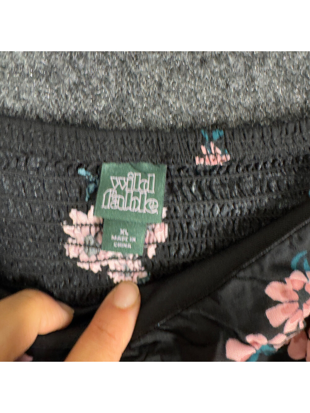 Wild Fable Cropped Top Women XL Black Floral Long Sleeve Lined Rayon Casual - Picture 5 of 7
